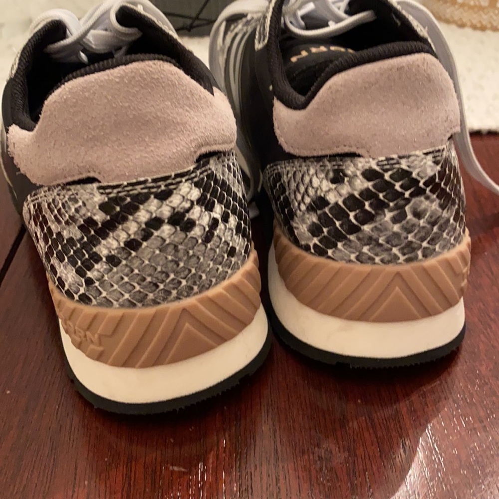 Woman’s sz 8 Tretorn Loyola 5 sneakers - Picture 7 of 8